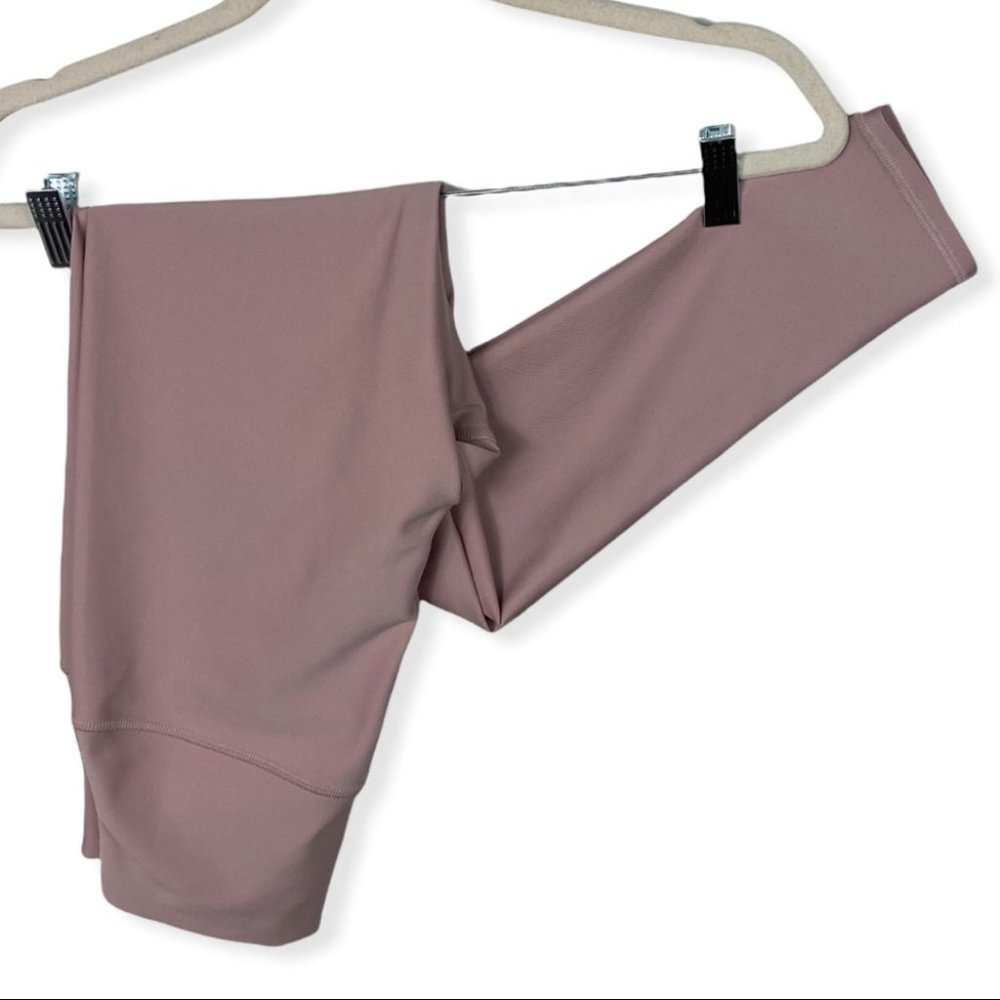 Alo Yoga High Waist Airlift Leggings Pink Size Medium Lavender Yoga Pants Tights - Picture 7 of 12